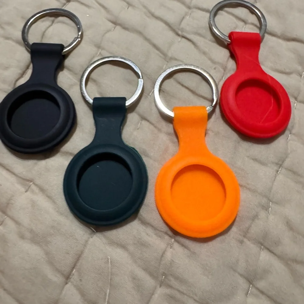 Silicone Keychain Holder for AirTag - Black, Green, Orange, Red